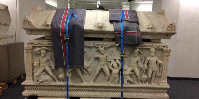 50 yıl önce kaçırılan ‘Herakles’ lahdi Türkiye’ye getiriliyor