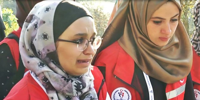 Mezarlık yandı, şehit mezarlığındaki Türk bayrağı yanmadı