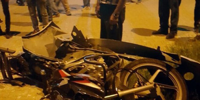 Motosiklet sürücüsünün can verdiği kaza MOBESE kamerasına yansıdı