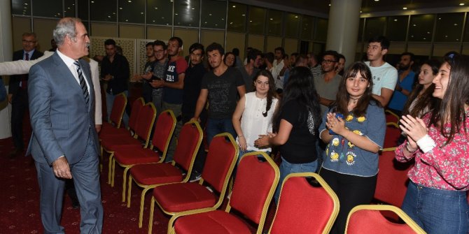 Altepe gençlerle tecrübelerini paylaştı
