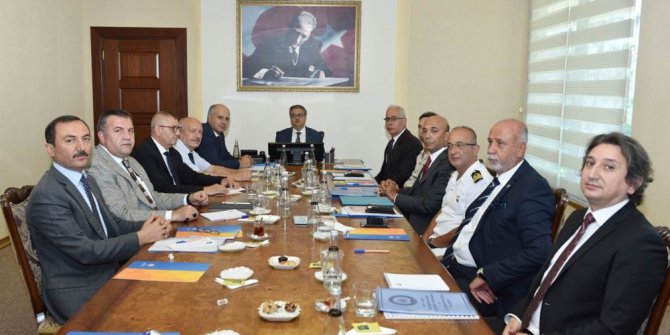 Vali Su, üniversite rektörleriyle bir araya geldi