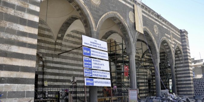 Parlı Sefa Cami ve medresesi restorasyonu devam ediyor
