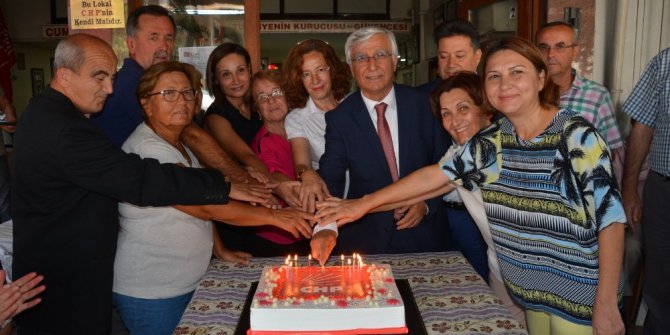CHP 94. kuruluş yıldönümünü kutladı