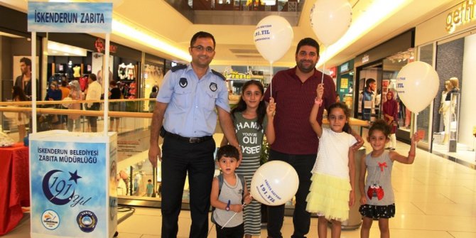 Zabıtadan çocuklara balon sürprizi