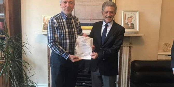 Belediye Başkanı Kamil Saraçoğlu’na Dublin Büyükelçiliğinde ’teşekkür belgesi’ sürprizi