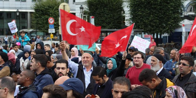 Arakan’daki katliam Avrupa Parlamentosu önünde protesto edildi