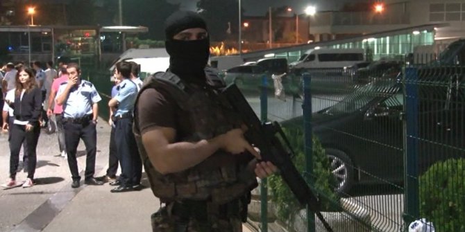 Madde bağımlısı şahıs metroda dehşet saçtı: 2 yaralı