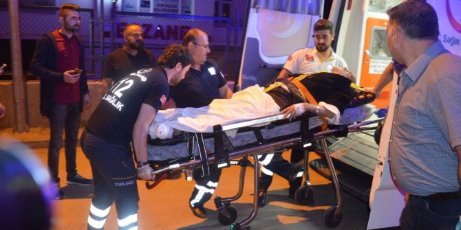 Kamyonetin çarptığı yaşlı adam yaralandı