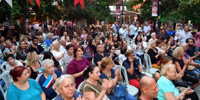 Maltepe’de Gagavuzlar, halk oyunlarıyla büyüledi
