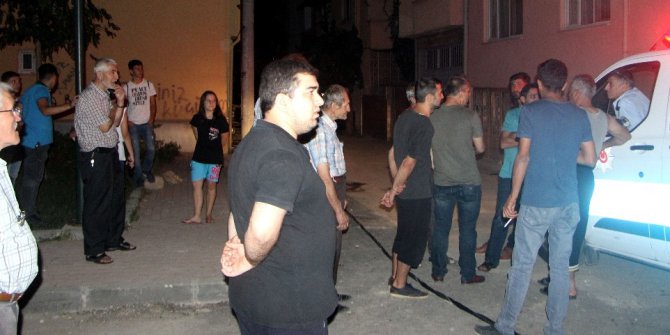 Elektrik telleri bomba gibi patladı mahalleli ölümden döndü