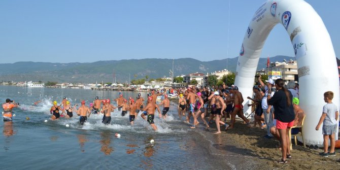 Edremit Uluslararası Açık Su Maratonu yapıldı