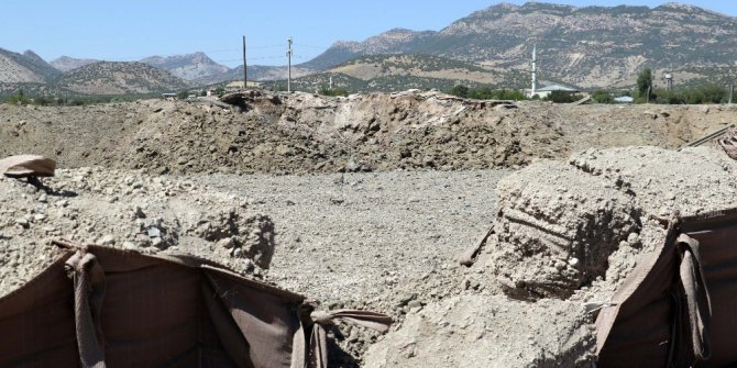 Karakola bomba yüklü minibüsle intihar saldırısı yapıldı