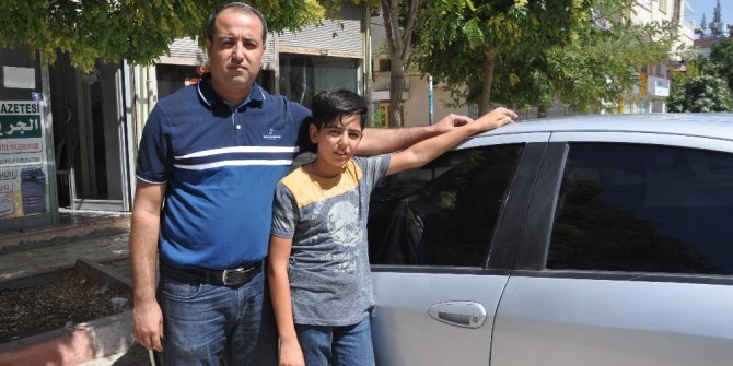 Yorgun mermi gazetecinin aracına isabet etti