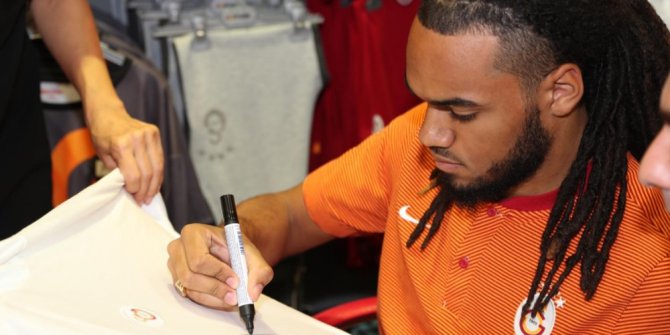 Denayer, Antalya’da taraftarla buluştu