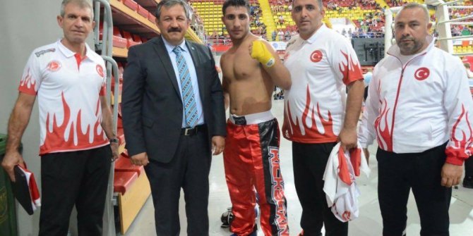 Başkan Şirin’den şampiyon boksörlere tebrik