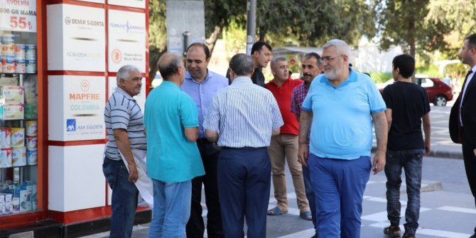 Çiftçi, hafta sonunda esnafı ziyaret etti