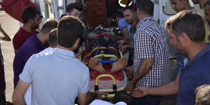 Şanlıurfa’da iki otomobil kavşakta çarpıştı: 2 yaralı