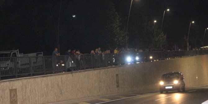 Karşıya geçmeye çalışan yaya 70 metre otomobille sürüklendi: 1 ölü