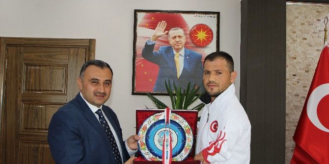 Osman Yalt Avrupa Şampiyonası Sonrası, Başkan Cabbar’ı Ziyaret Etti