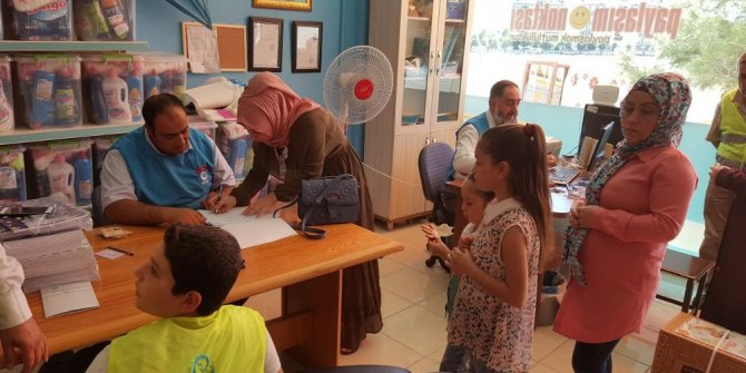 Beşir Derneği’nden 200 aileye yardım