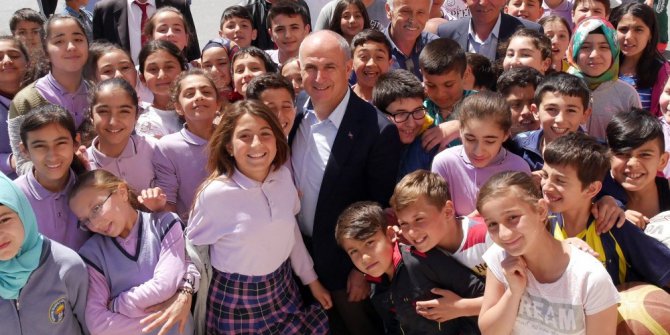 Akgün: "Atatürk’ün yolundan, bilimin ışığından ayrılmayın"