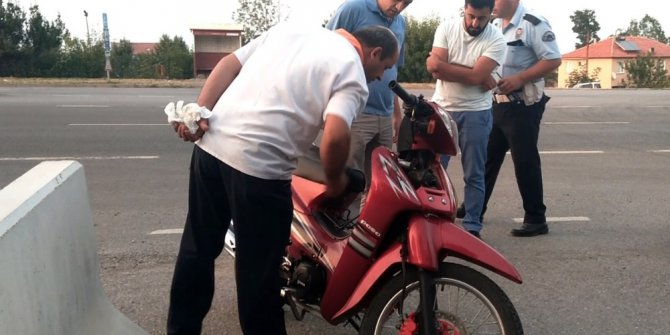 Motosiklet hırsızlarını güvenlik kamerası ele verdi