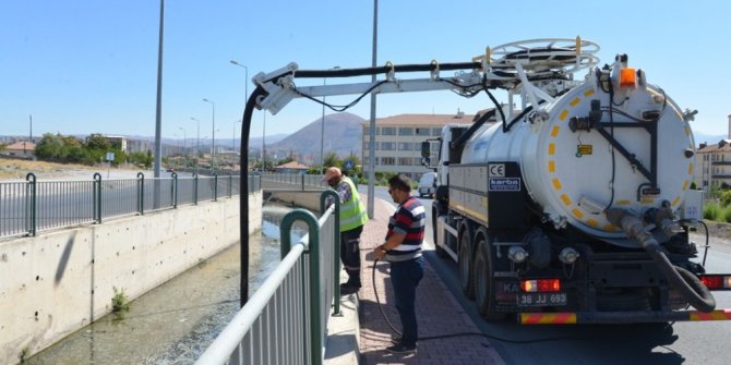 Taşkın su kanalları ile yağışlı günler kabul olmaktan çıktı