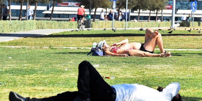 İzmir’in göbeğinde güneşlenme keyfi