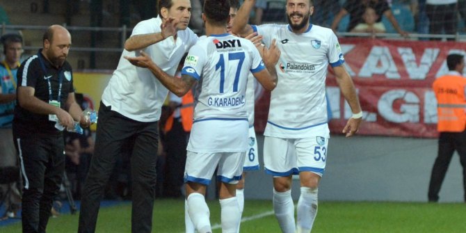 B.B. Erzurumspor Teknik Direktörü Özköylü: “Berabere bitirdiğimiz için üzgünüm”