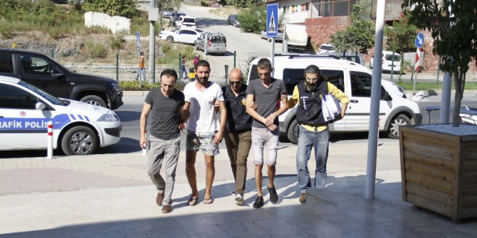 110 bin kişinin kredi kartı ve kimlik bilgilerini kopyalayan şebeke çökertildi