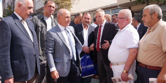 Köy kahvehanesinde belediye meclis toplantısı