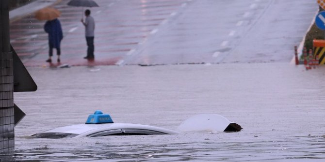 Güney Kore’de Busan şehrini sel bastı