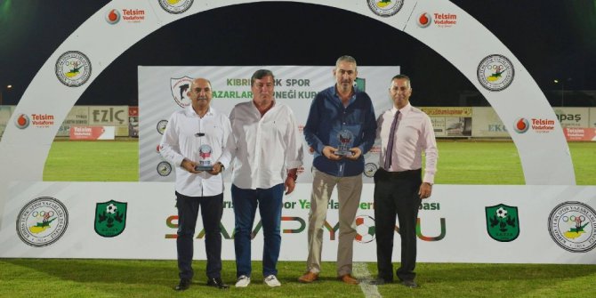 Kıbrıs TSYD Kupasını Küçük Kaymaklı takımı kazandı