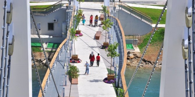 Modern yaya köprüsü açılıyor