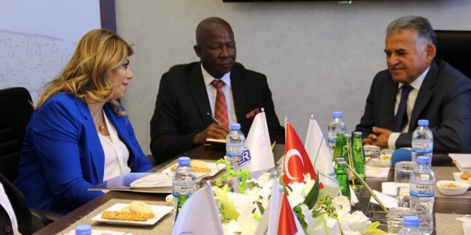 Güney Afrika Cumhuriyeti Büyükelçisi Malefane Serbest Bölgeyi ziyaret etti