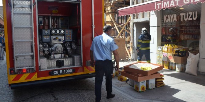 Balkonda çıkan yangın paniğe neden oldu