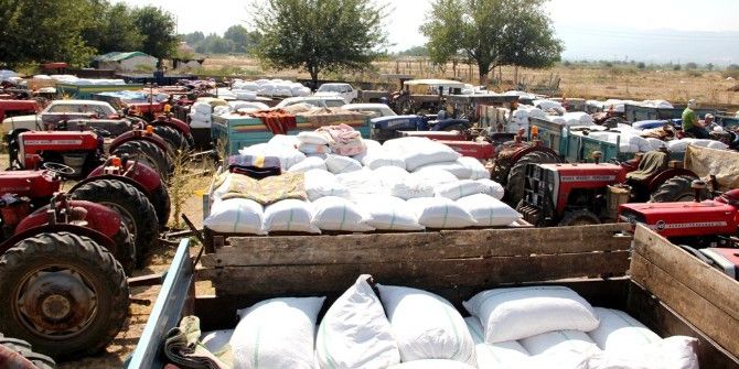 Üzüm Üreticileri Tariş Önünde Uzun Kuyruklar Oluşturdu