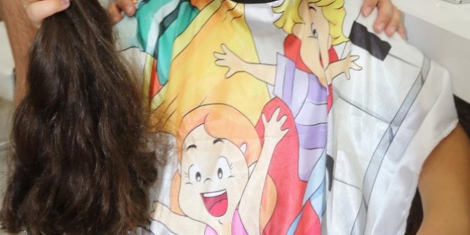 3 yıldır uzattığı saçlarını kanser hastalarına bağışladı