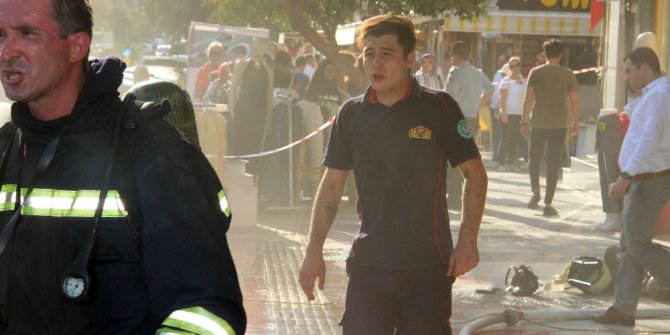 Manisa’da korkutan depo yangını