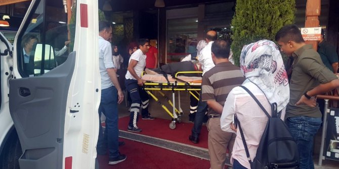 Gelinini bıçakla yaraladı