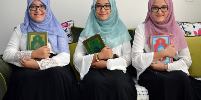 Üçüz kız kardeşlerin hatim sevinci