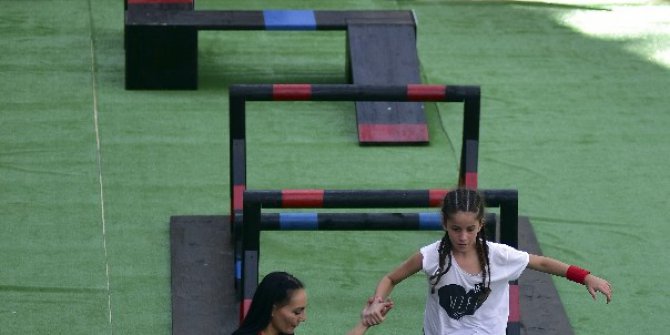 Minikler, macera parkurunda yarıştı