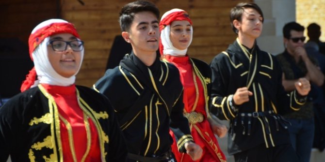 Gaziemir Halk Oyunları ekibine ödül