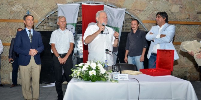 Foça’da İlber Ortaylı’ya büyük ilgi