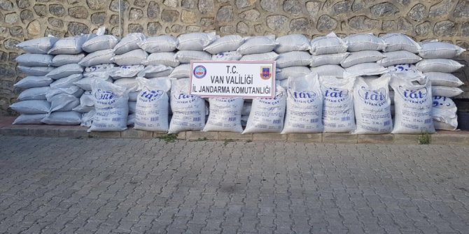 Van’da 2 bin 500 kilo kaçak çay ele geçirildi