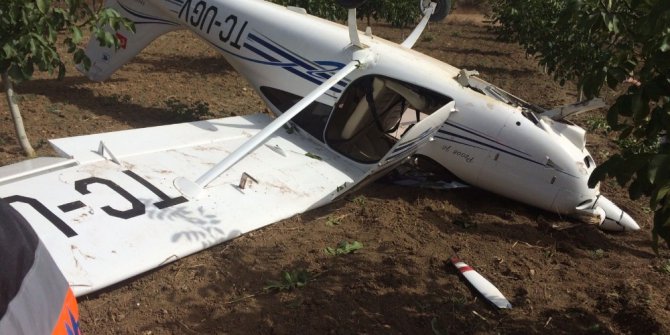 Bursa’da eğitim uçağı tarlaya mecburi iniş yaptı