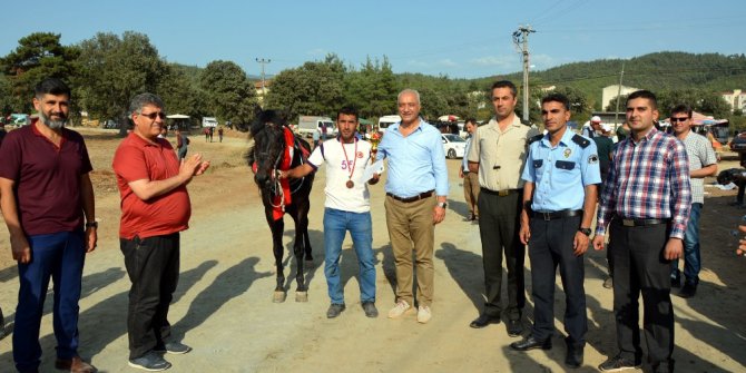 Rahvan atlar Orhaneli’nde yarıştı