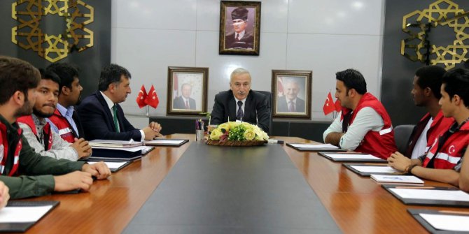 ‘Damla Projesi’ gençlerinden Vali Kamçı’ya ziyaret