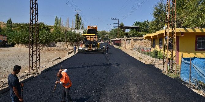 Büyükşehir’in Asfaltlama Çalışmaları Aralıksız Sürüyor