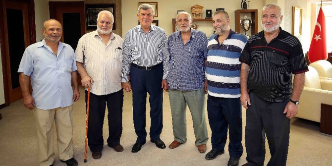 Başkan Karaosmanoğlu: “Zulümlere sessiz kalamayız”